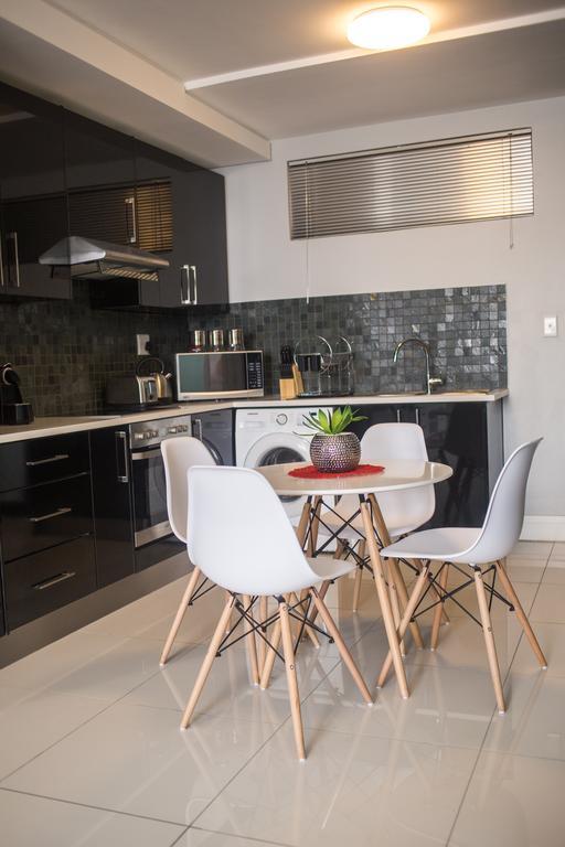 Apartment 64 At 77 On Independence Ave Windhoek Ngoại thất bức ảnh