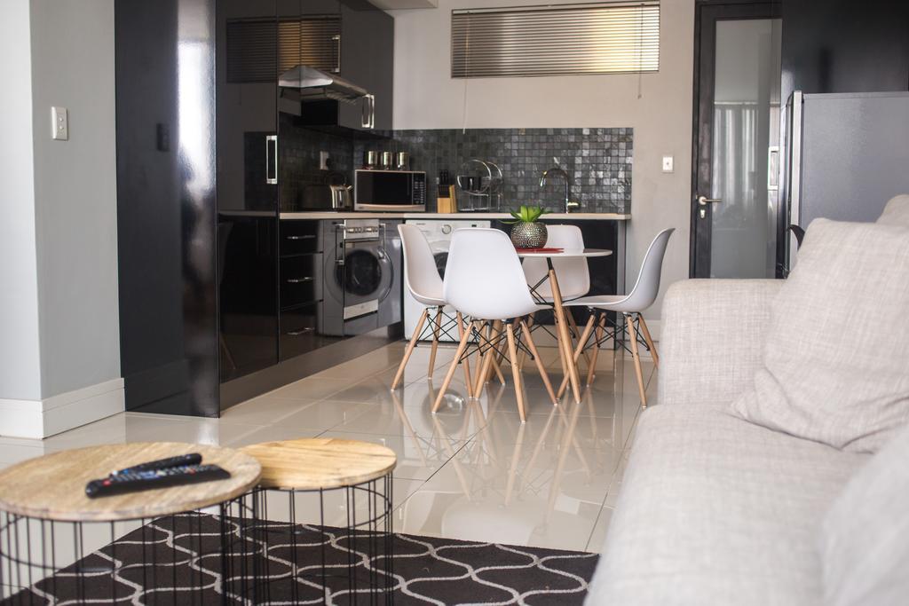 Apartment 64 At 77 On Independence Ave Windhoek Ngoại thất bức ảnh