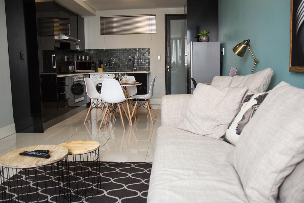 Apartment 64 At 77 On Independence Ave Windhoek Ngoại thất bức ảnh