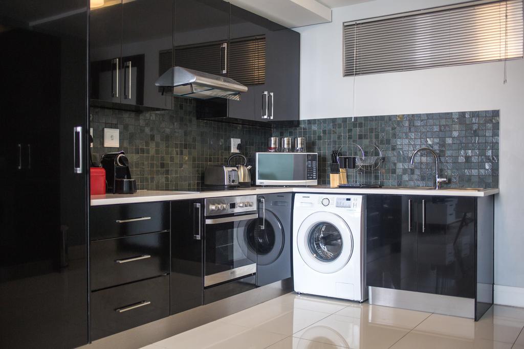 Apartment 64 At 77 On Independence Ave Windhoek Ngoại thất bức ảnh